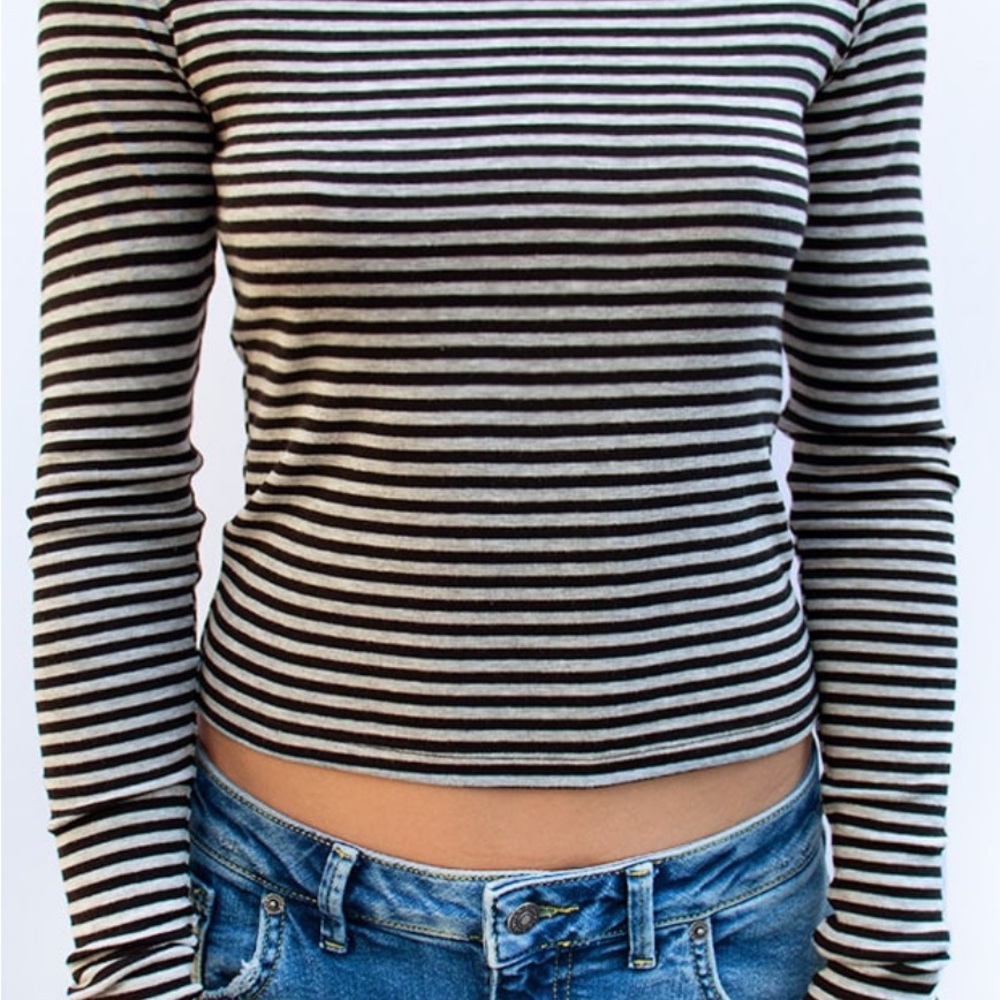 Subdued Classic Black and White Striped Blouse women XS